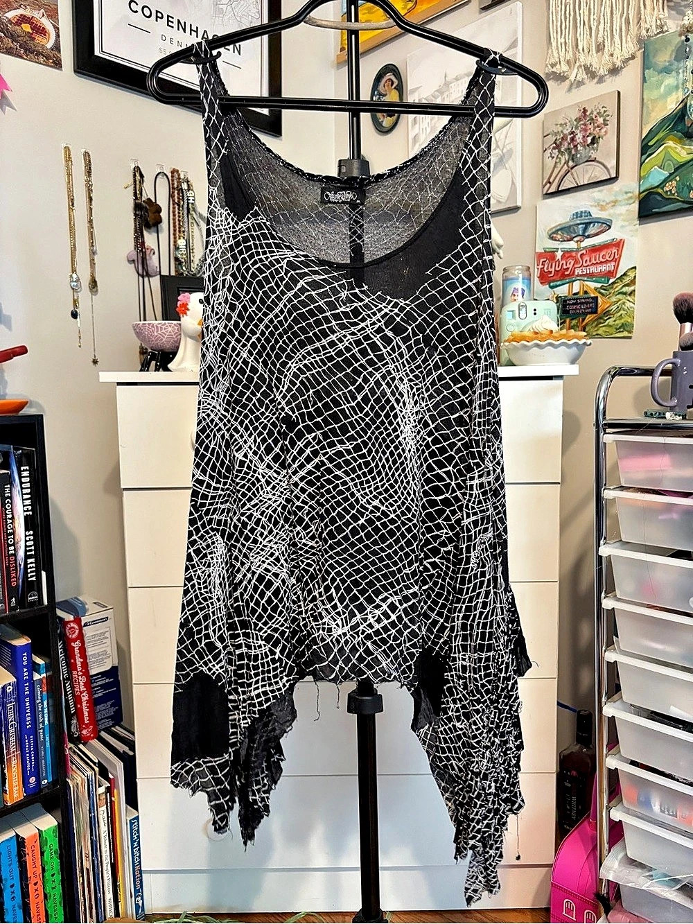 Black & White Printed Tank Top Like New